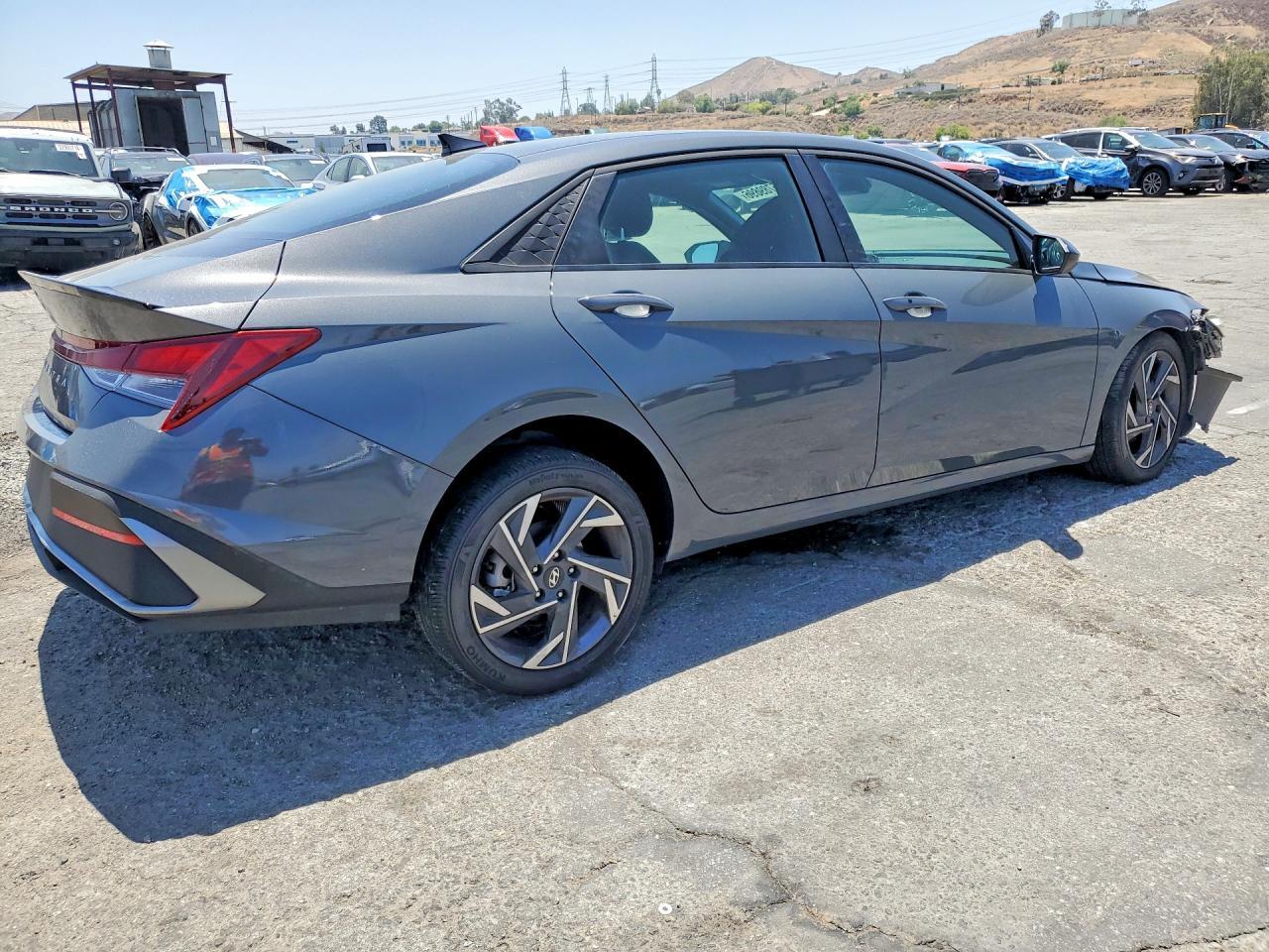 2025 Hyundai Elantra Sel Sport - Фото 3