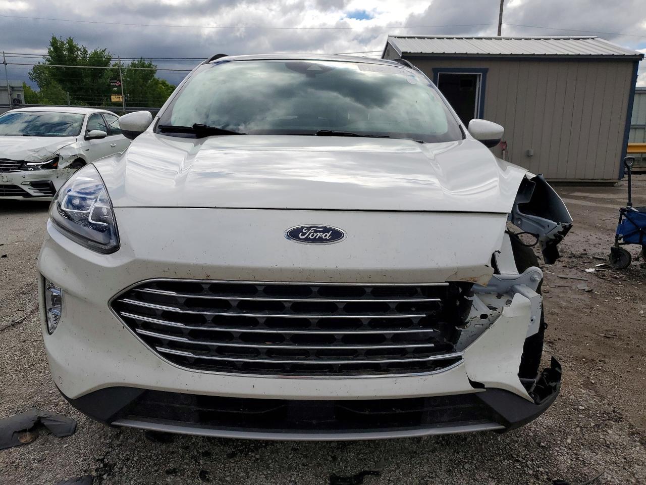 2022 Ford Escape Titanium - Image 5