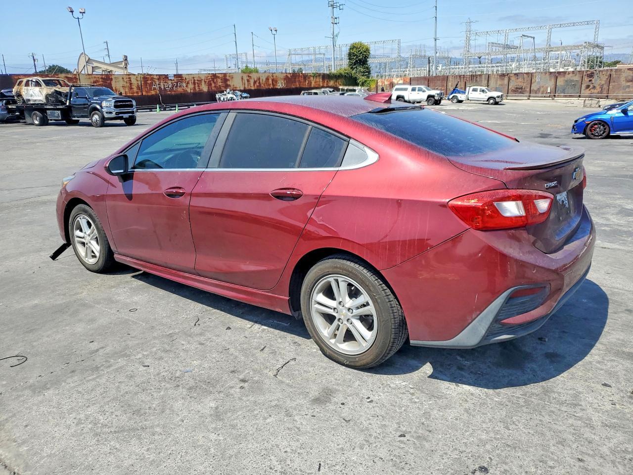 2016 Chevrolet Cruze Lt Auto - Image 2