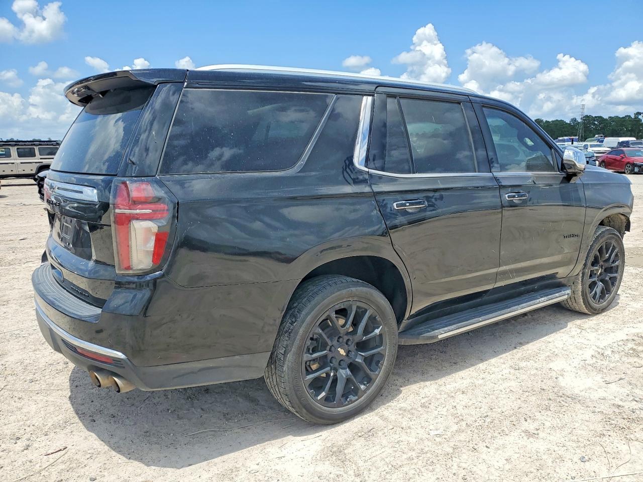 2023 Chevrolet Tahoe C1500 Premier - Фото 3