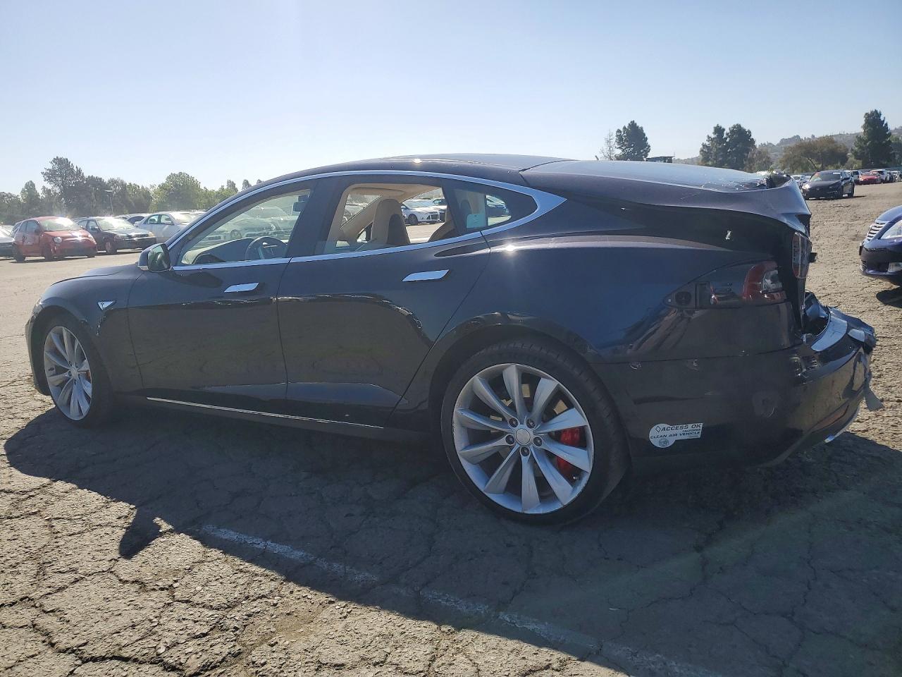 2014 Tesla Model S - Фото 2