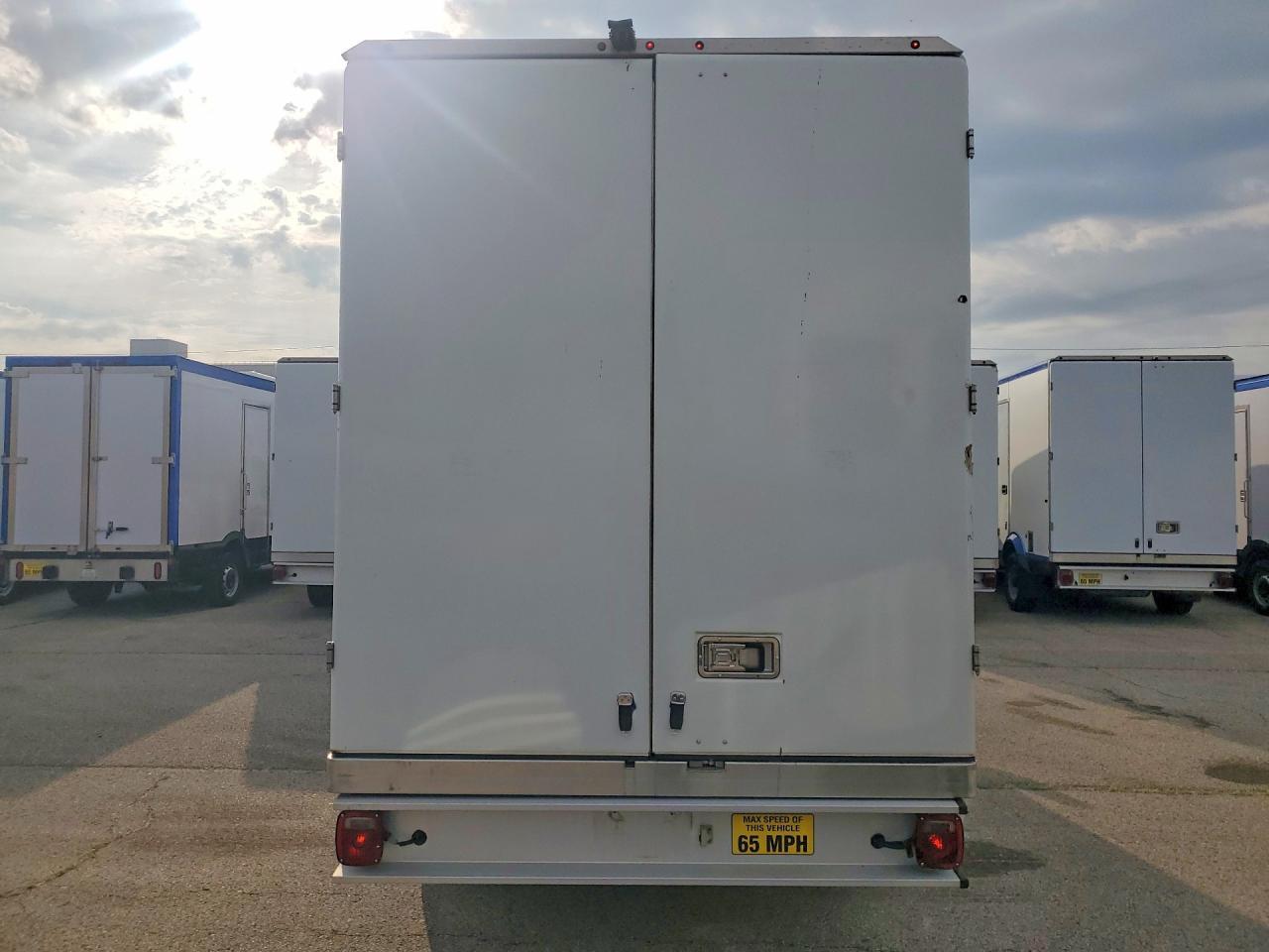 2020 Ford Transit Delivery Truck - Image 6