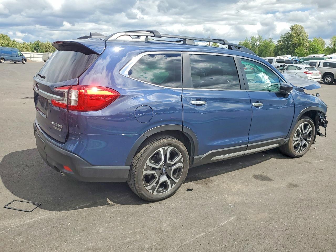 2025 Subaru Ascent Touring - Image 3