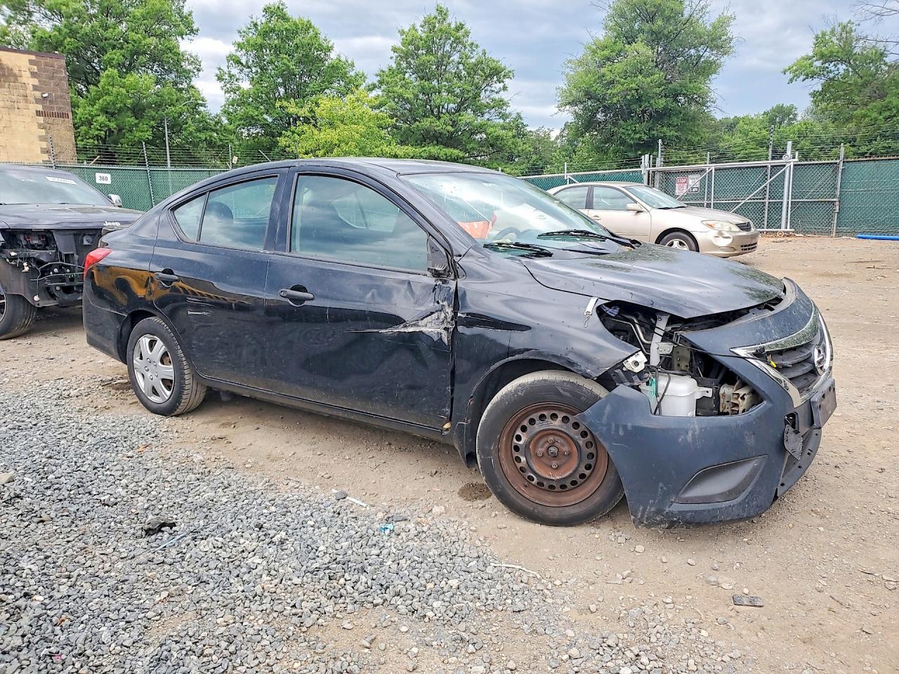 2017 Nissan Versa 1.6 S Plus - Image 4