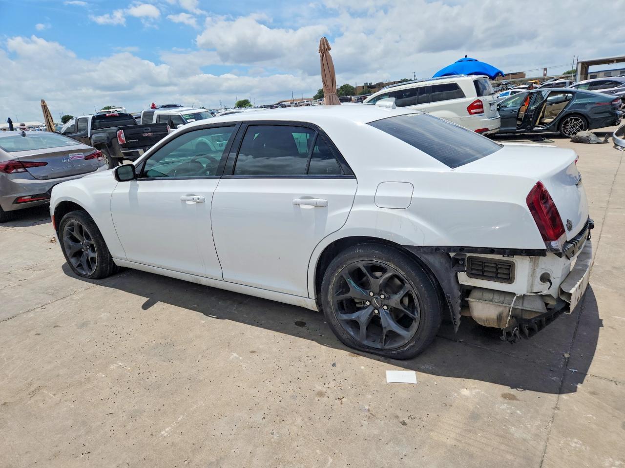 2021 Chrysler 300 S - Фото 2