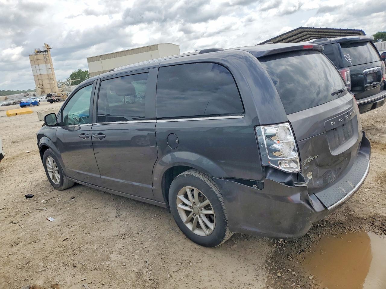 2019 Dodge Grand Caravan Sxt - Image 2
