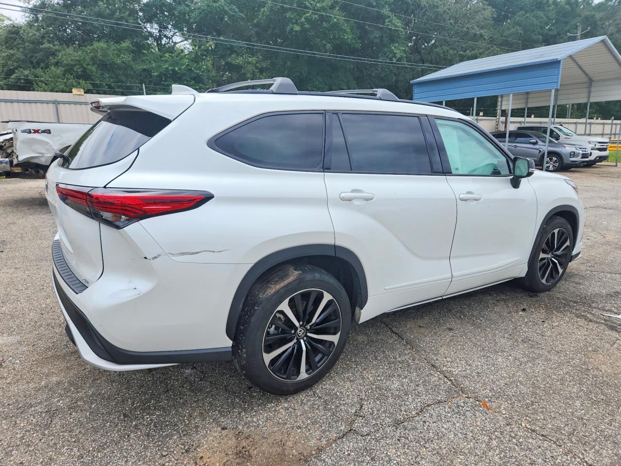 2022 Toyota Highlander Xse - Image 3