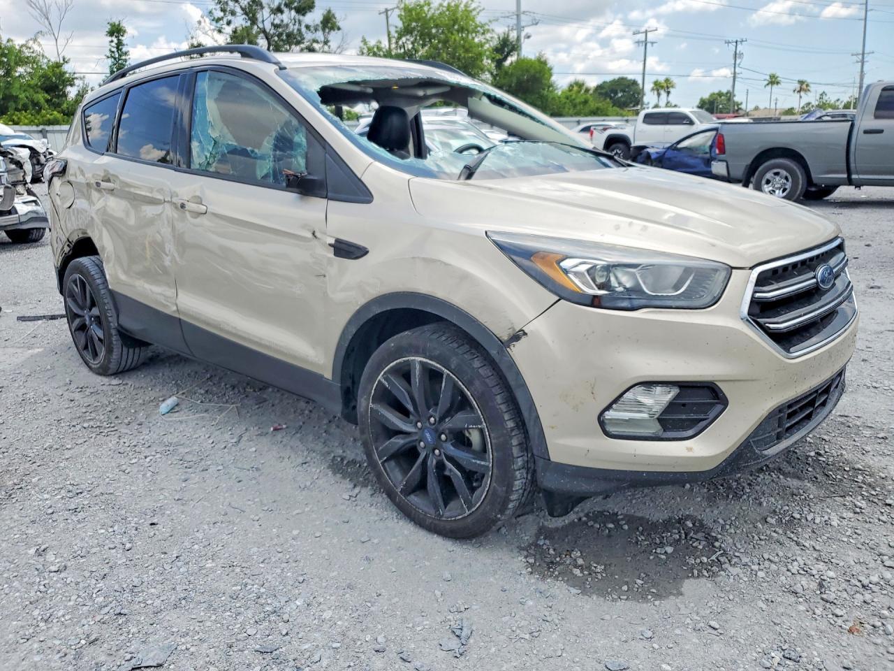 2017 Ford Escape Se - Фото 4