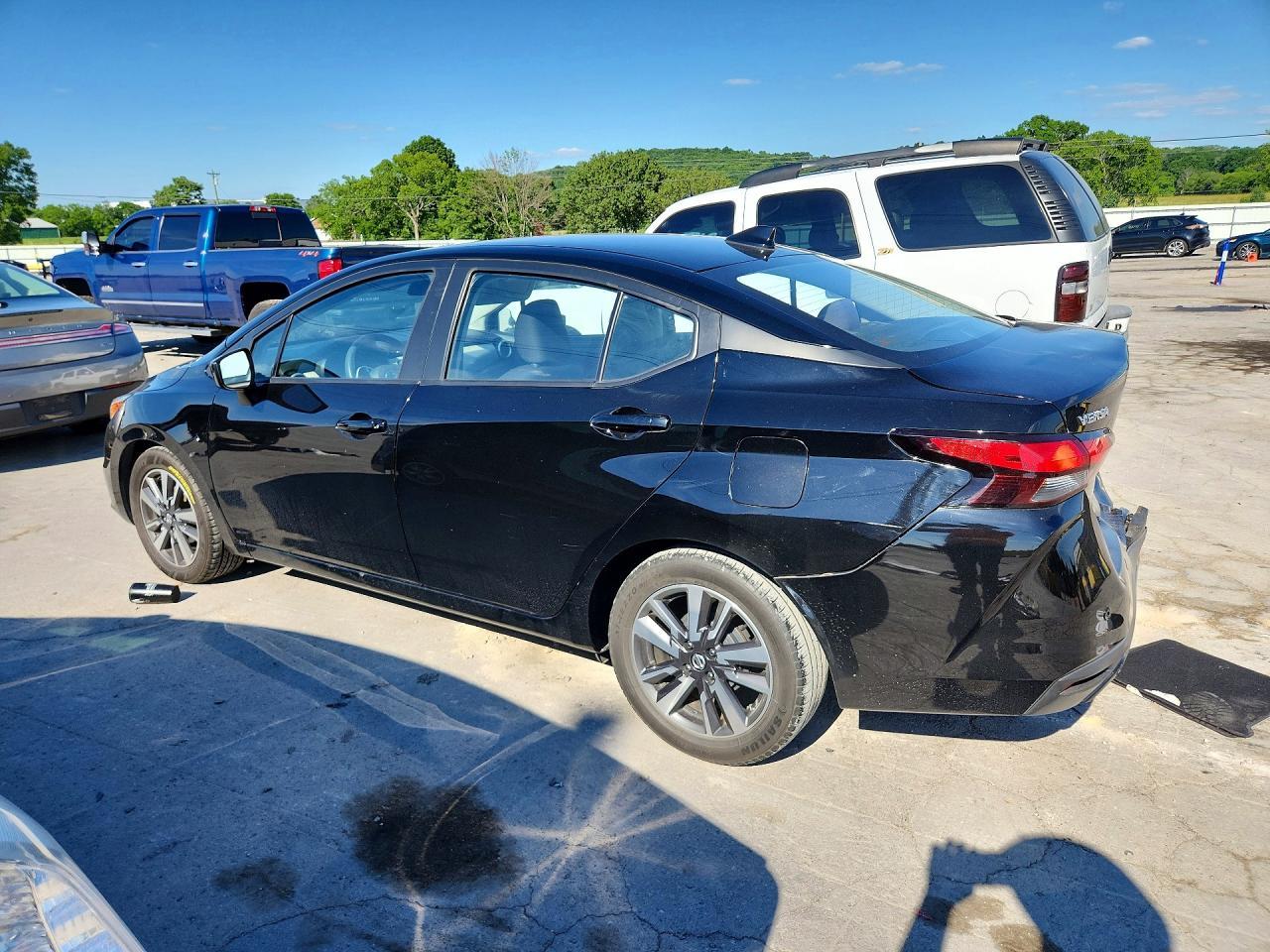 2022 Nissan Versa Sv - Image 2