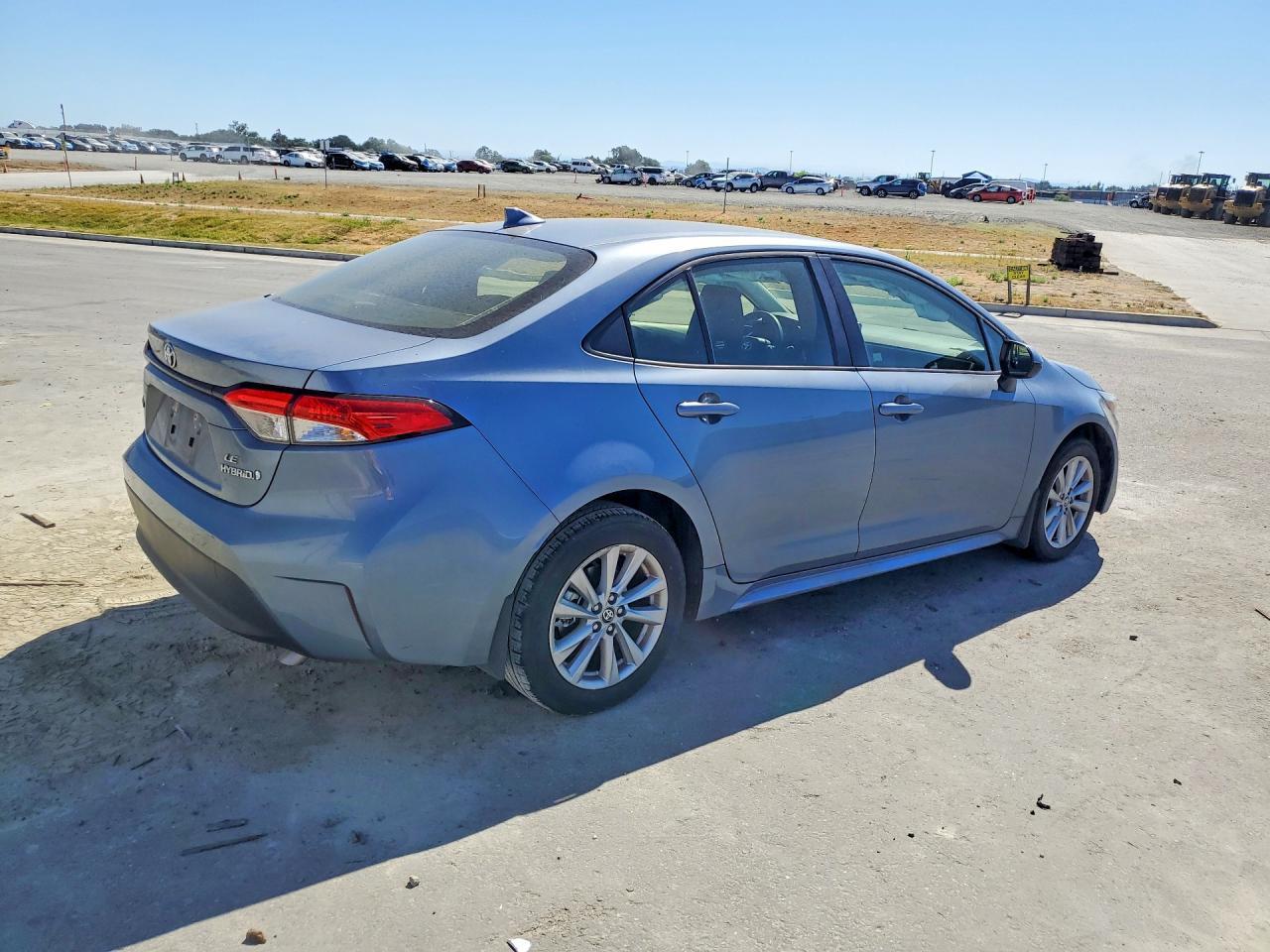 2024 Toyota Corolla Hybrid Le - Фото 3