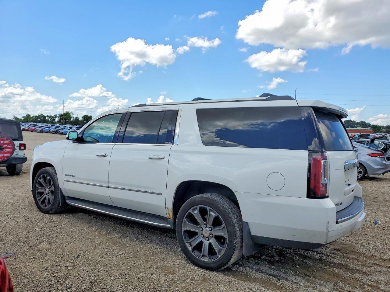 2016 GMC Yukon Xl Denali - Image 2