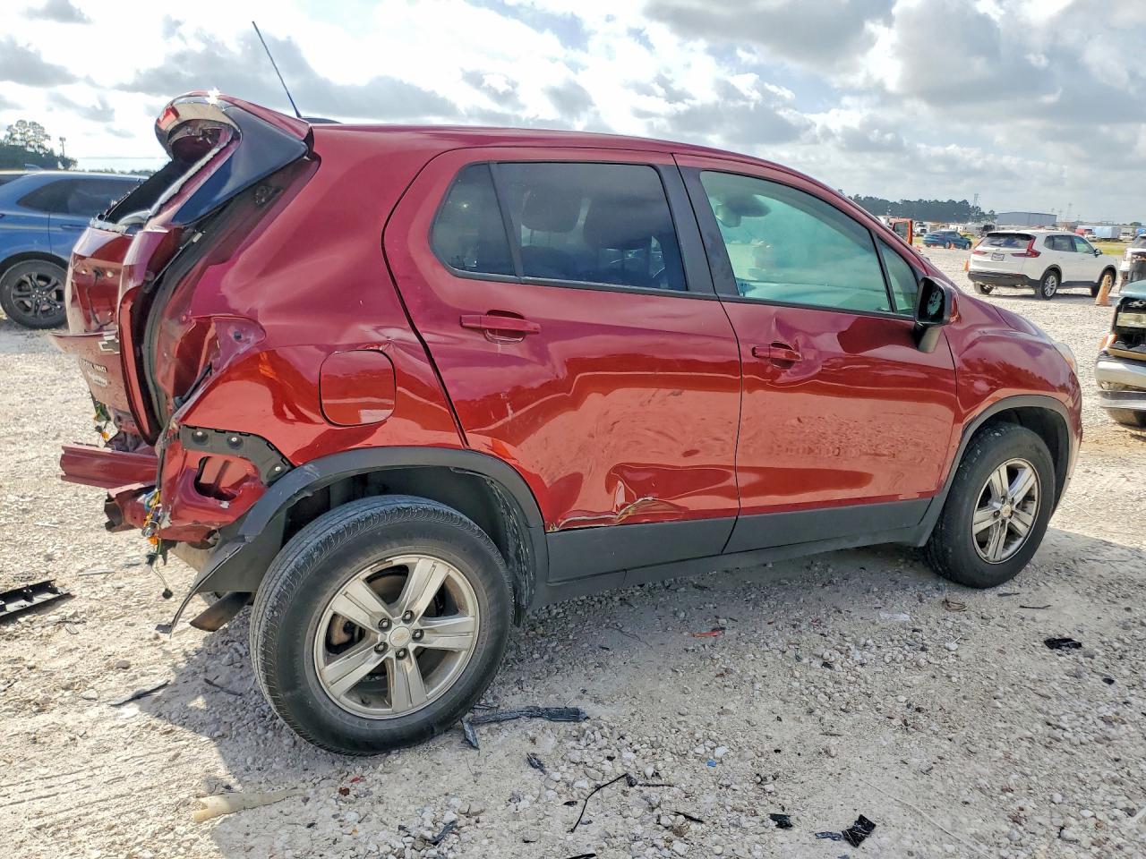 2022 Chevrolet Trax Ls - Image 3