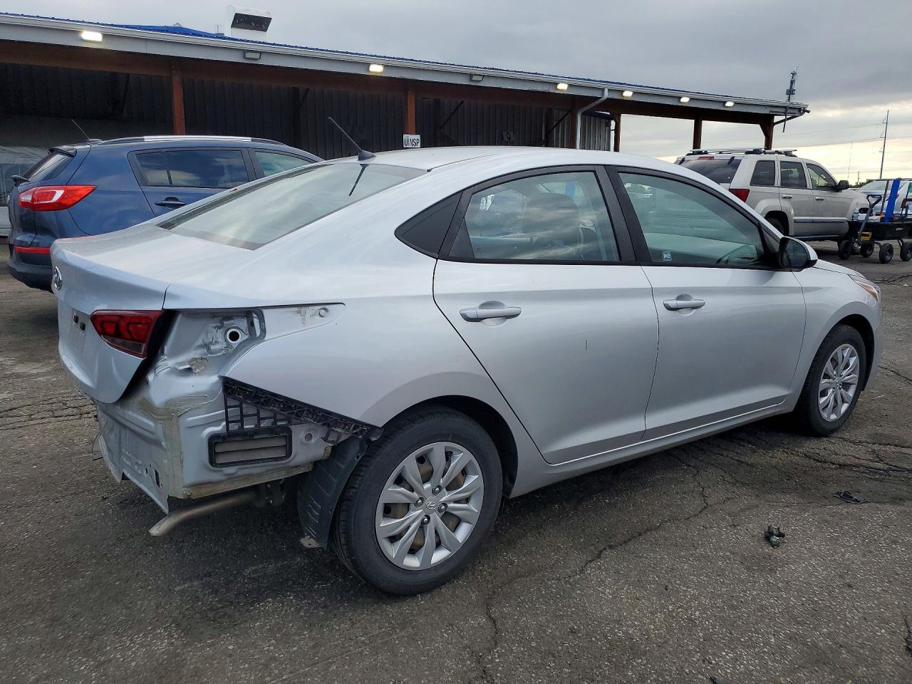 2020 Hyundai Accent Se - Фото 3