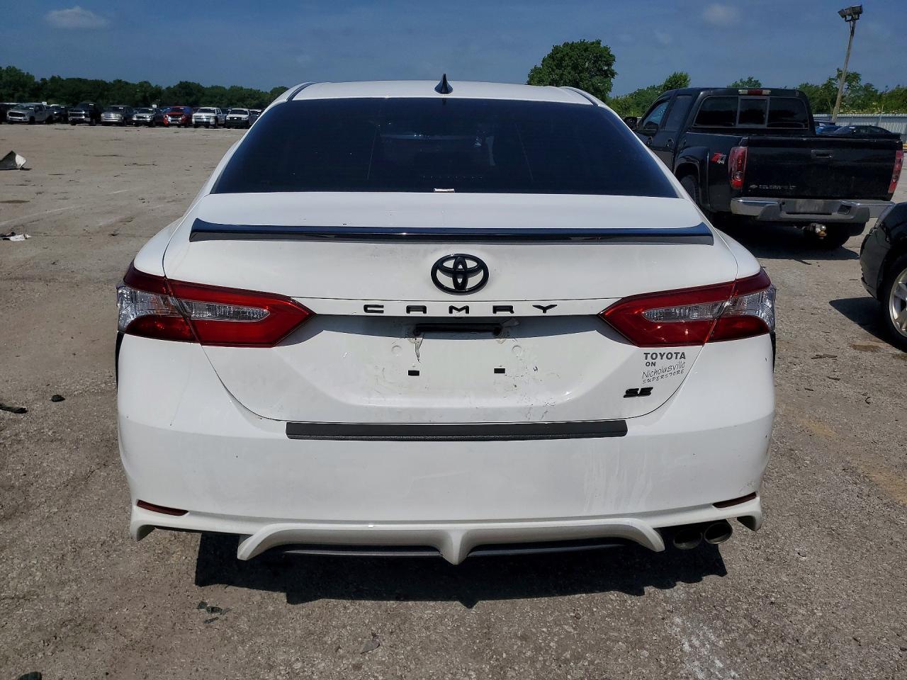 2020 Toyota Camry Se Nightshade - Image 6