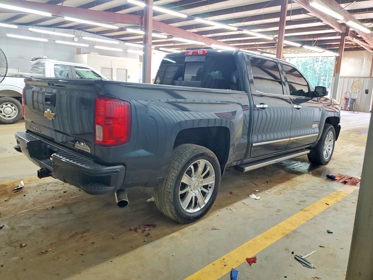 2018 Chevrolet Silverado K1500 High Country - Image 3