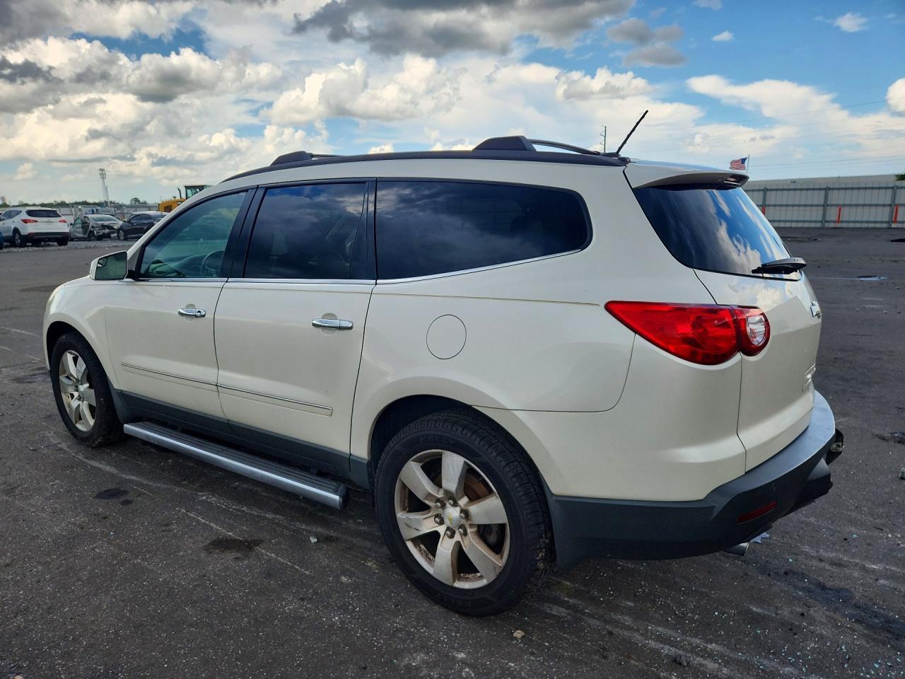 2011 Chevrolet Traverse Ltz - Фото 2