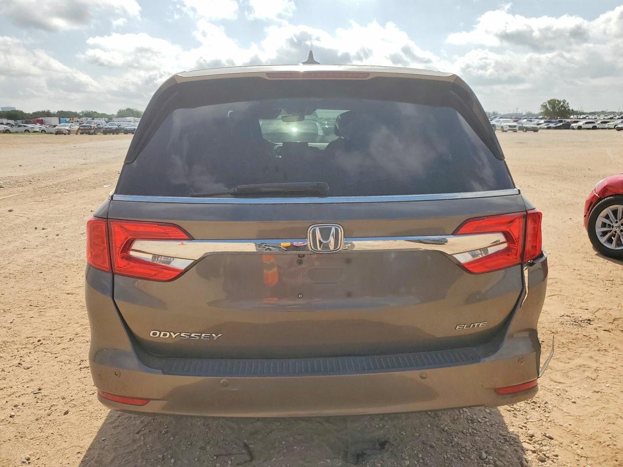 2018 Honda Odyssey Elite - Фото 6
