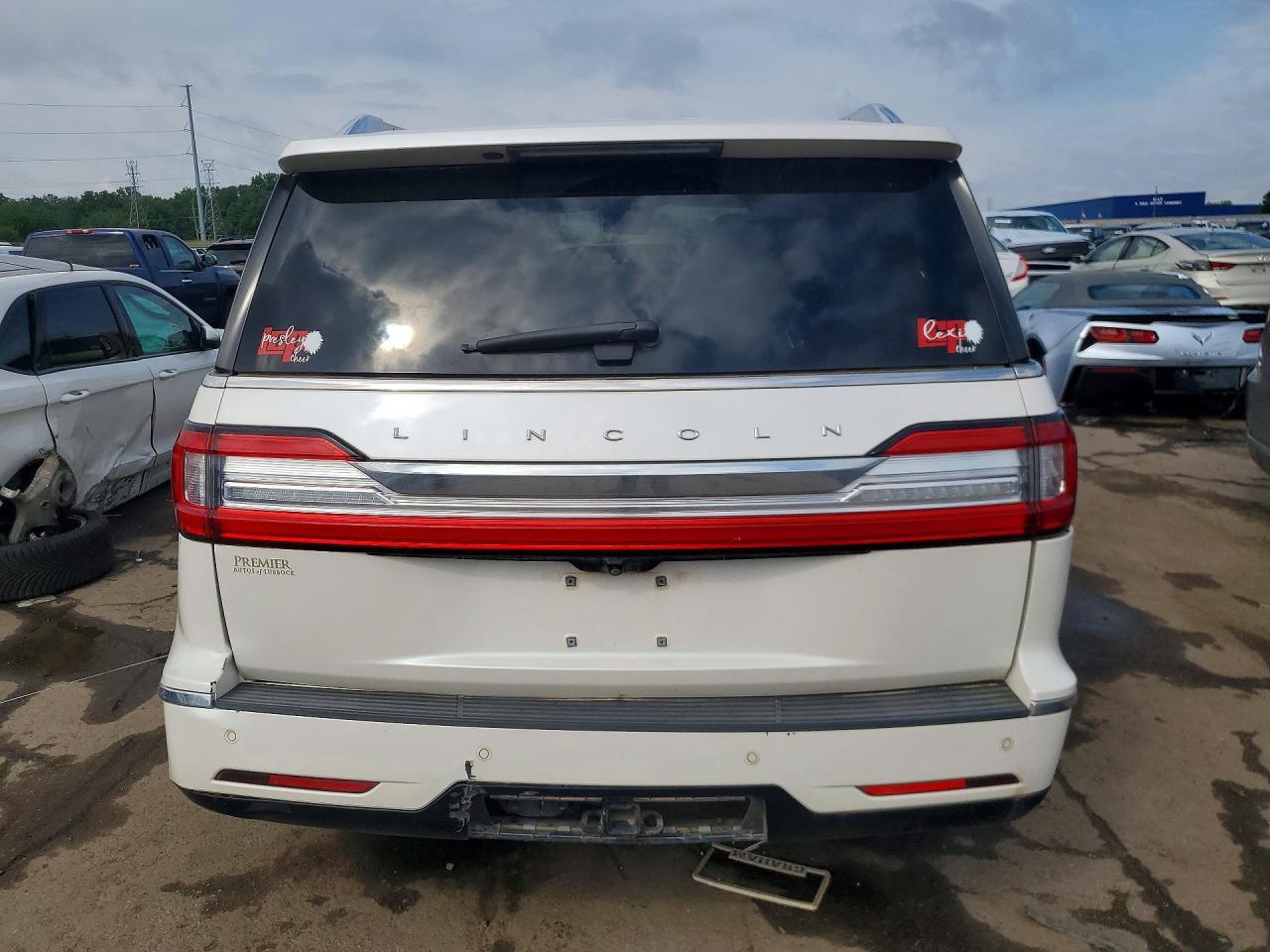 2019 Lincoln Navigator L Reserve - Image 6