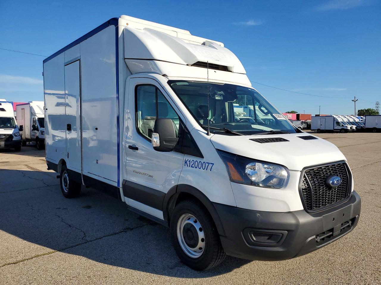 2020 Ford Transit Delivery Truck - Фото 4