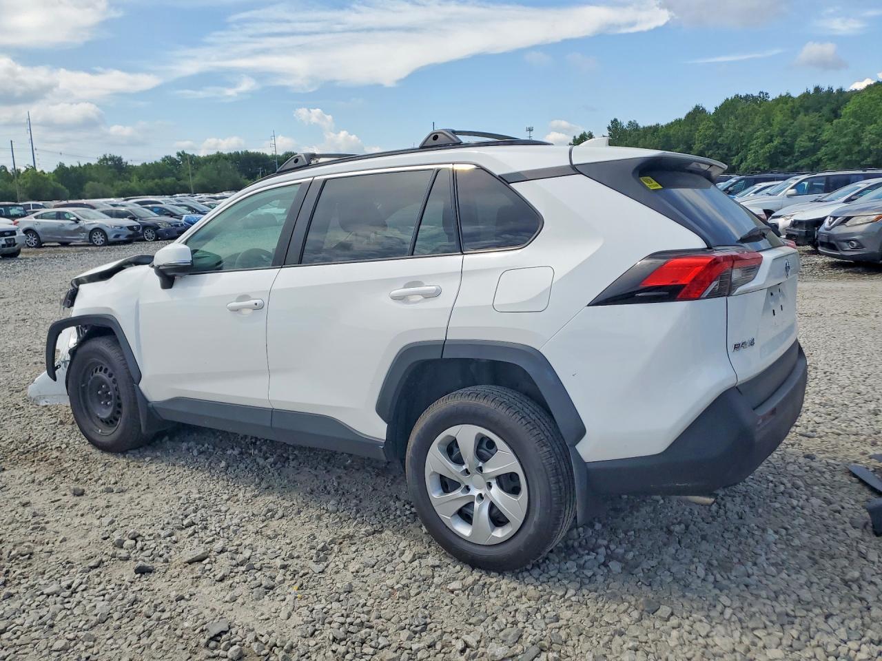 2020 Toyota Rav4 Le - Фото 2