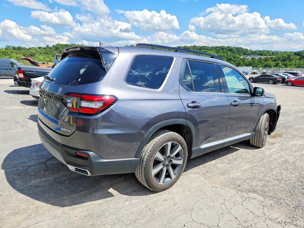 2023 Honda Pilot Touring - Фото 3