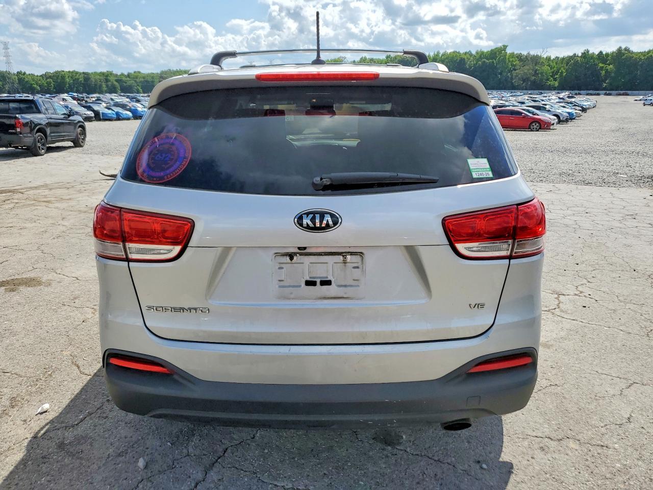 2017 Kia Sorento Lx V6 - Image 6
