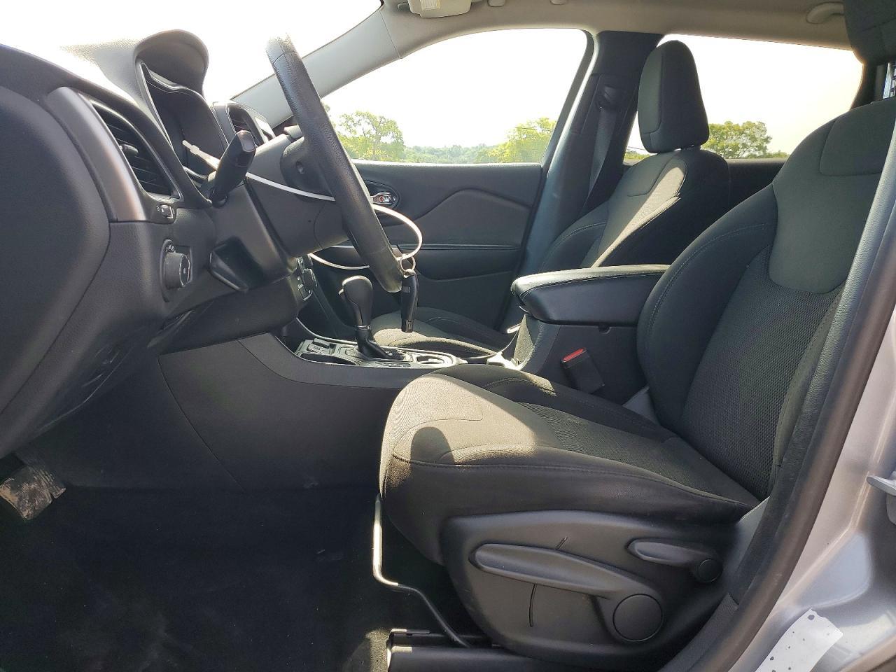 2019 Jeep Cherokee Latitude - Image 7