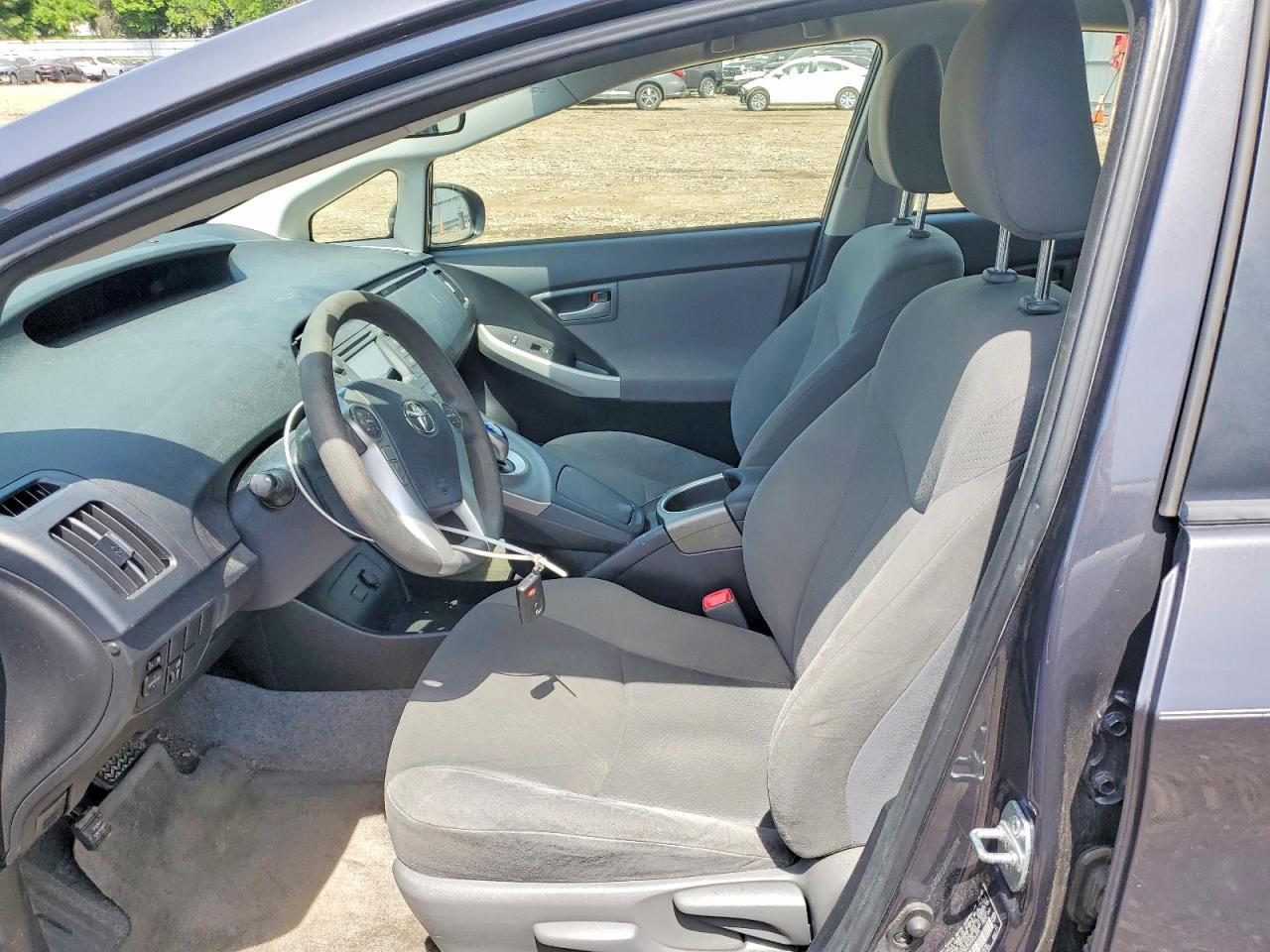 2012 Toyota Prius Two - Фото 7