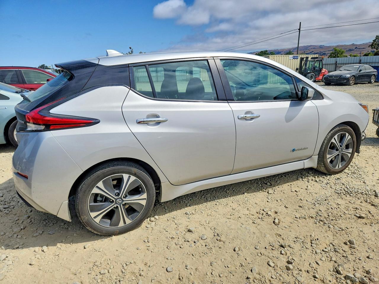 2018 Nissan Leaf S - Image 3