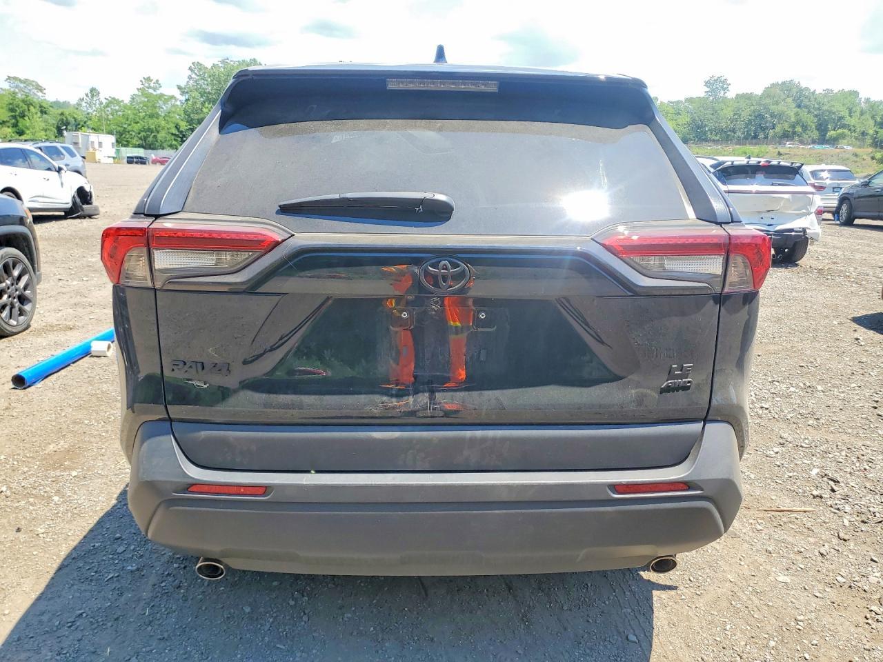 2024 Toyota Rav4 Le - Image 6