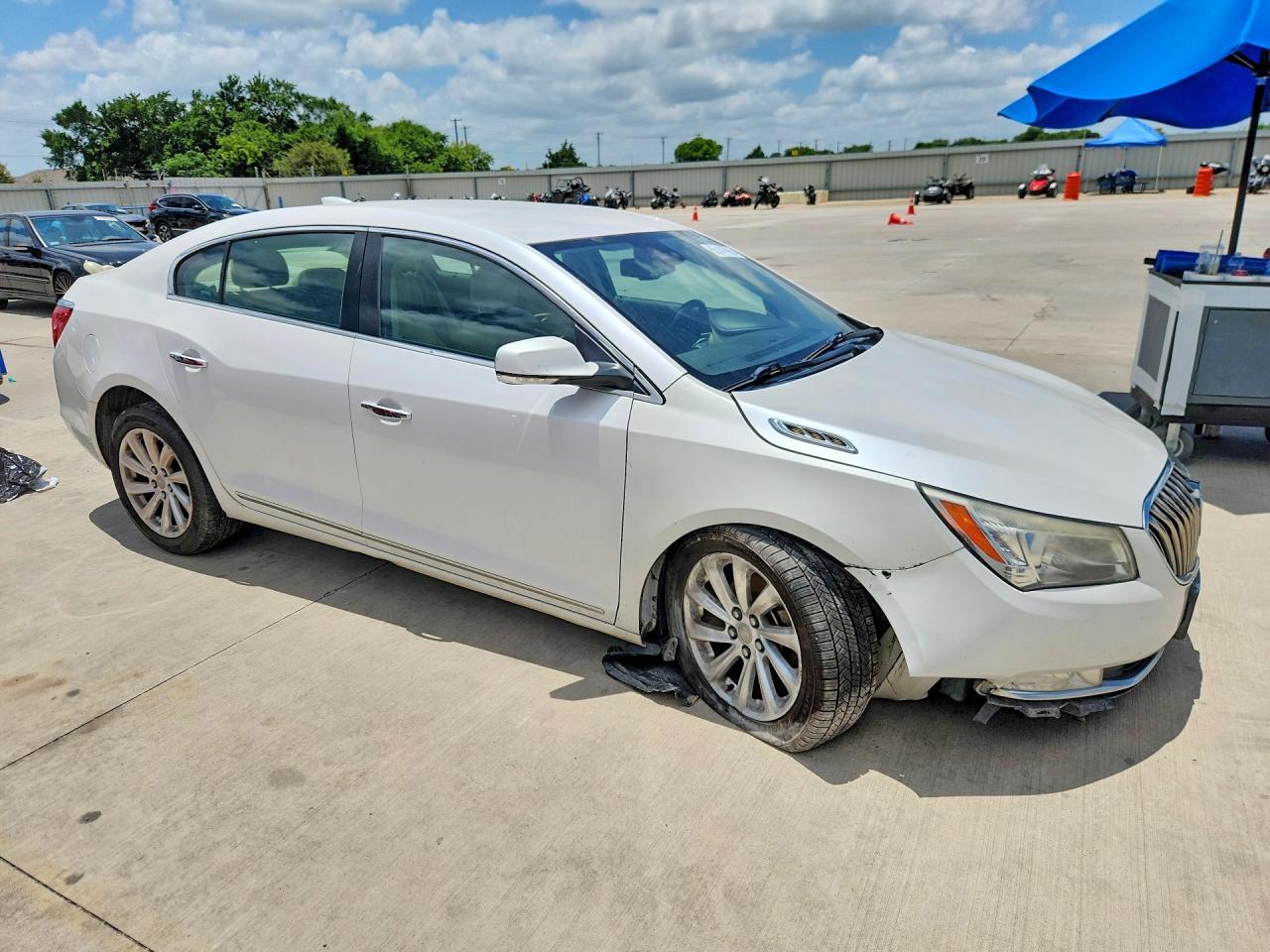 2015 Buick Lacrosse - Image 4
