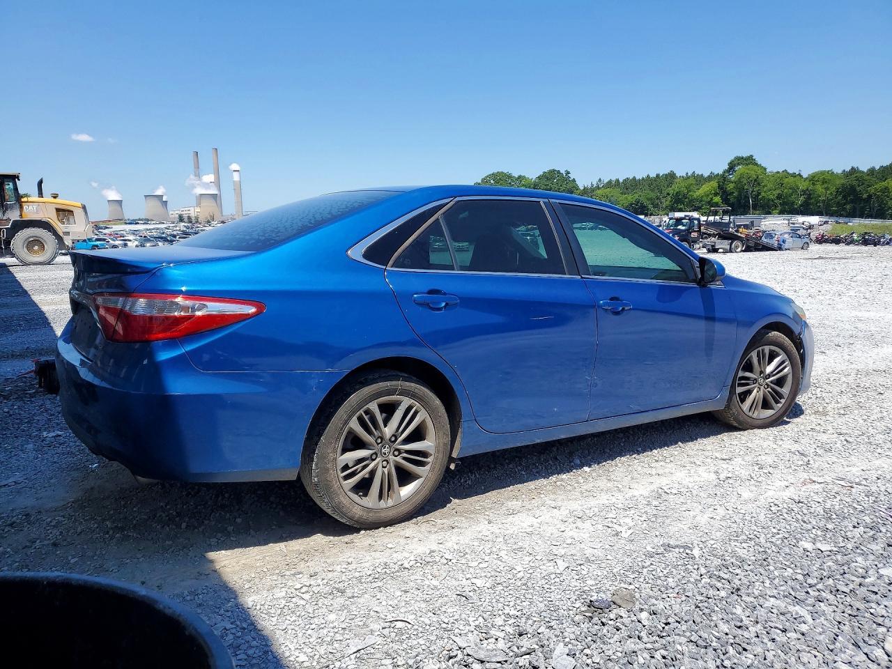 2017 Toyota Camry Se - Фото 3