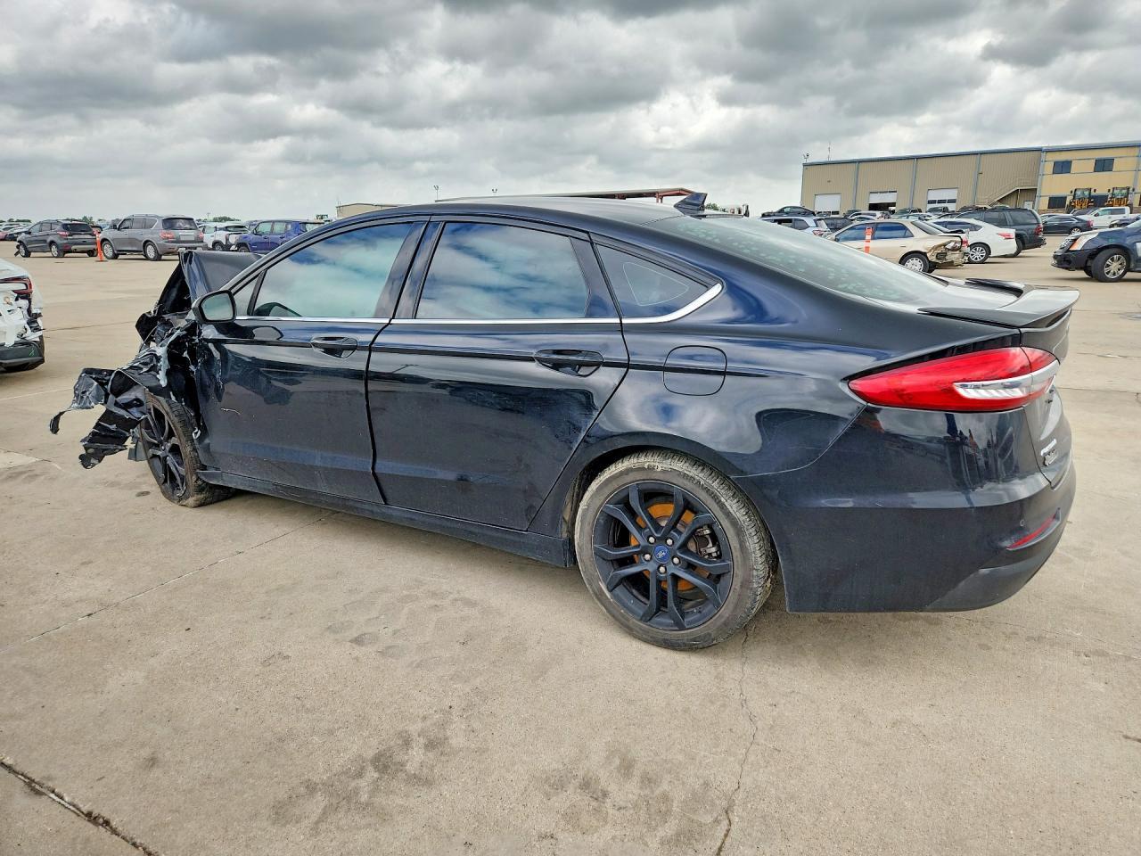 2020 Ford Fusion Se - Фото 2