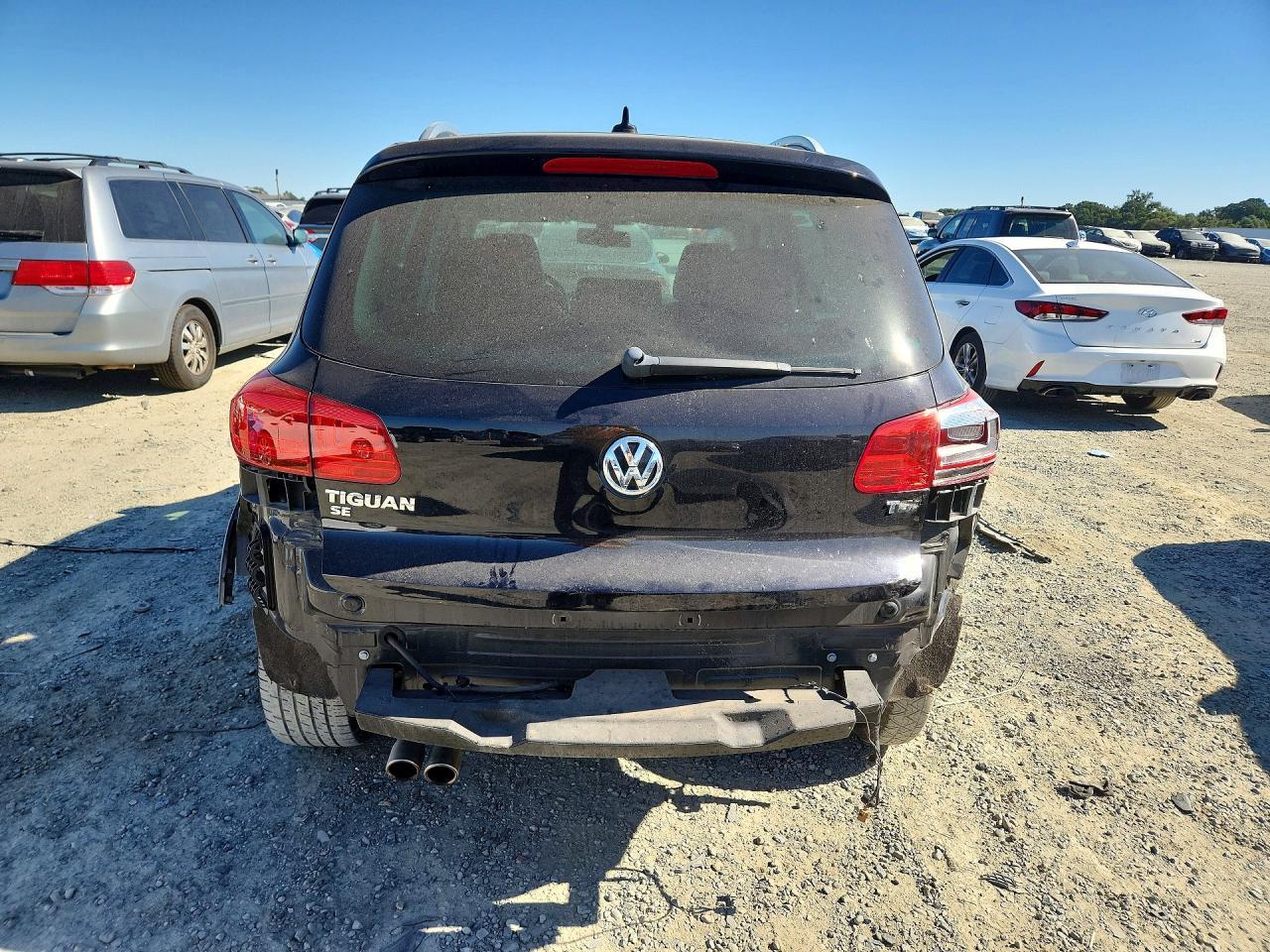 2016 Volkswagen Tiguan S - Image 6