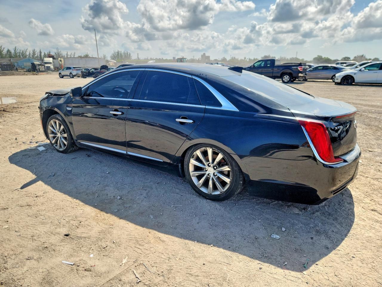 2019 Cadillac Xts - Фото 2