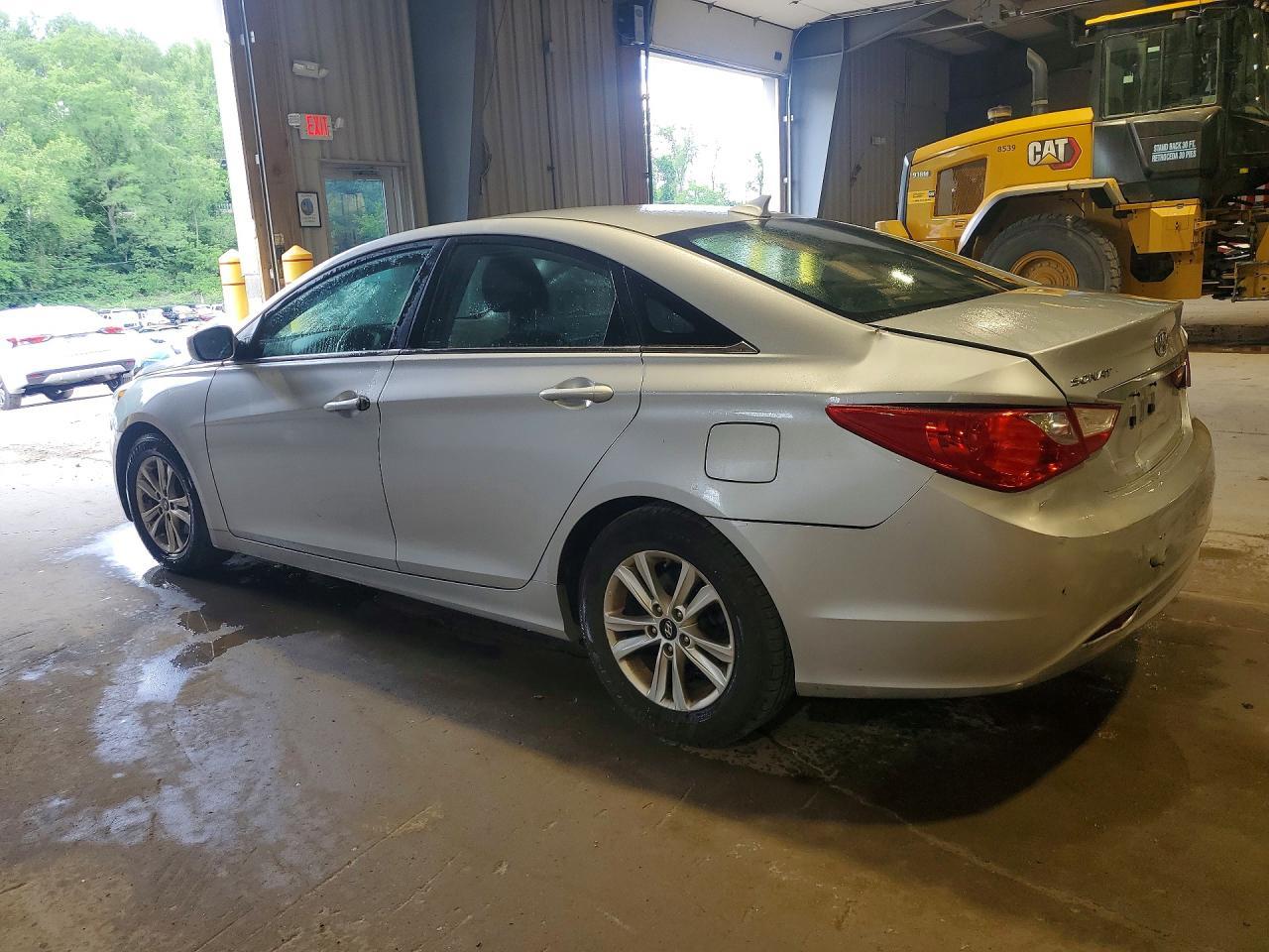 2011 Hyundai Sonata Gls - Фото 2