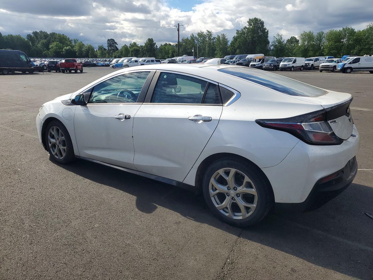 2017 Chevrolet Volt Premier - Image 2