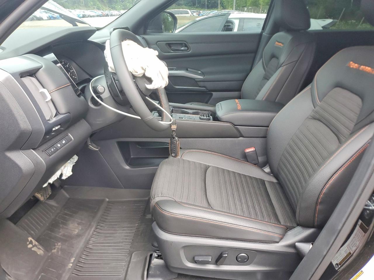 2025 Nissan Pathfinder Rock Creek - Фото 7