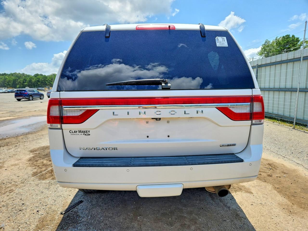 2015 Lincoln Navigator - Image 6