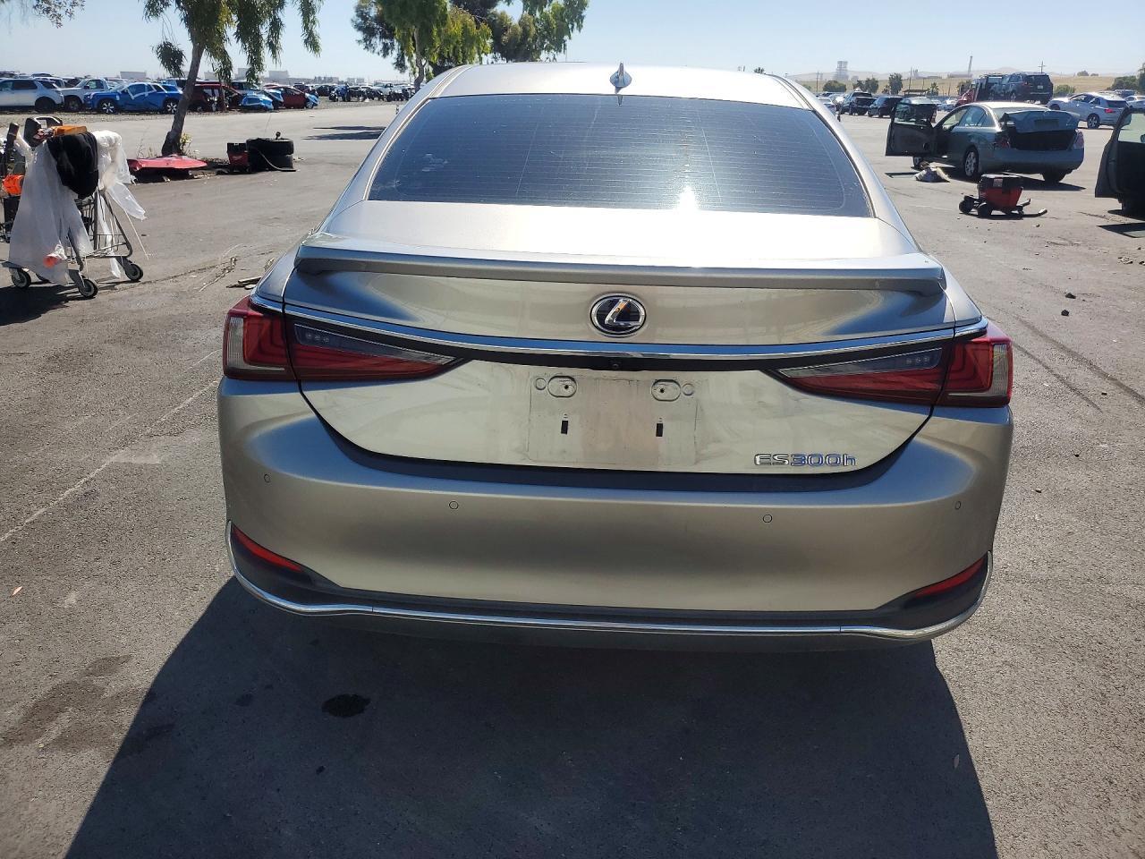 2019 Lexus Es 300H - Фото 6