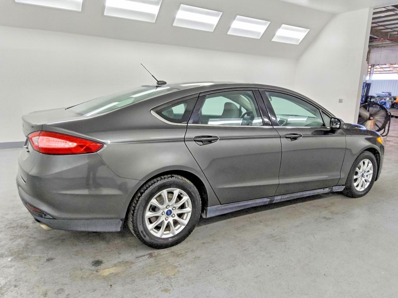 2016 Ford Fusion S - Image 3