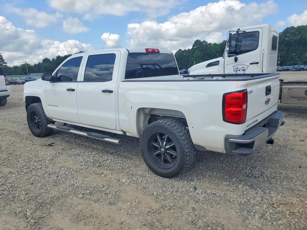 2018 Chevrolet Silverado K1500 - Фото 2