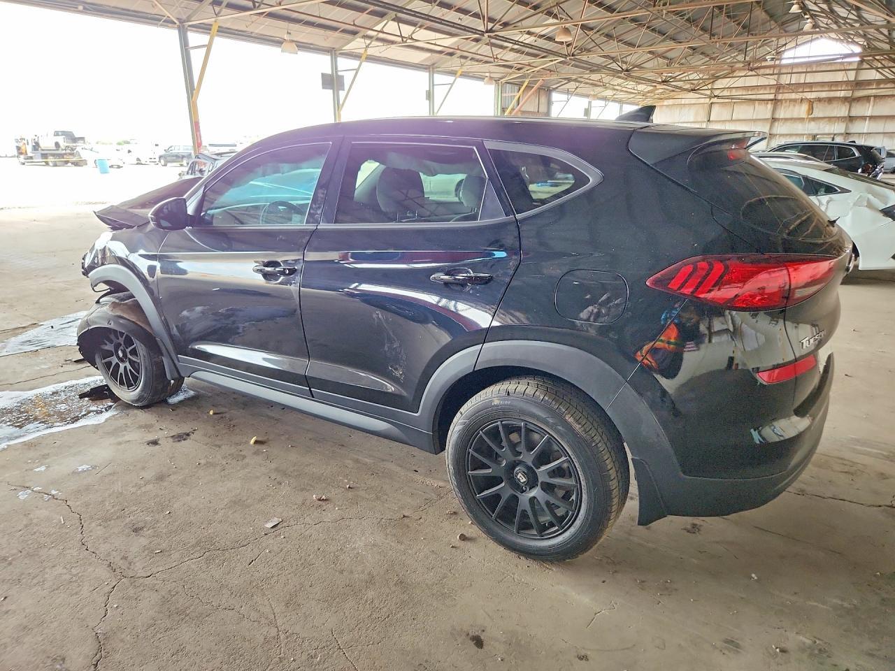 2021 Hyundai Tucson Se - Image 2