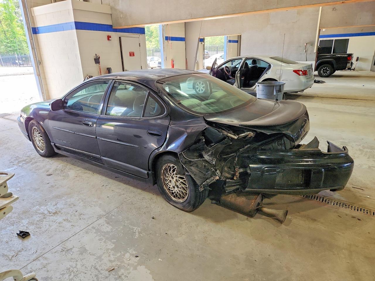 1997 Pontiac Grand Prix Gt - Image 2