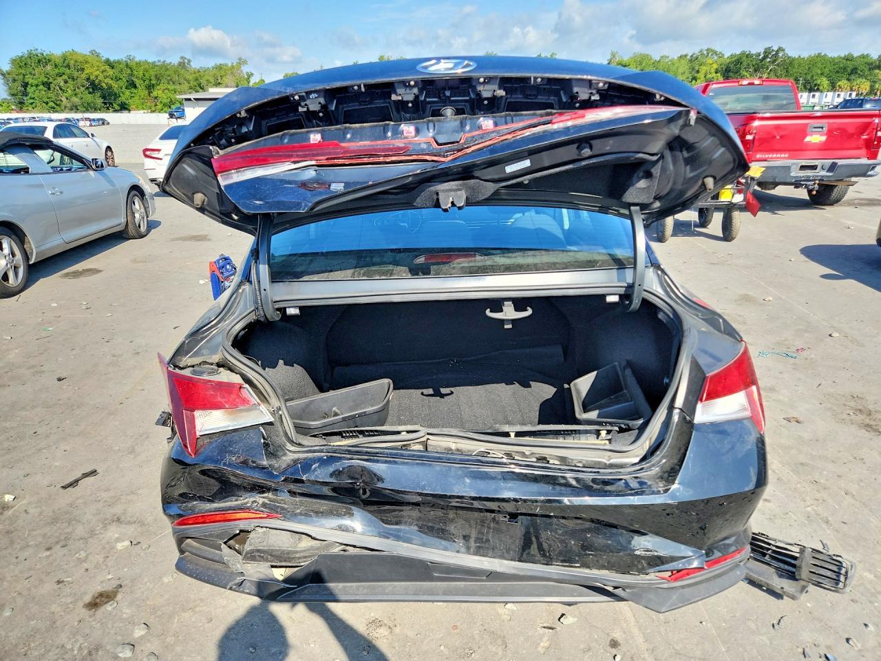 2022 Hyundai Elantra Se - Фото 6