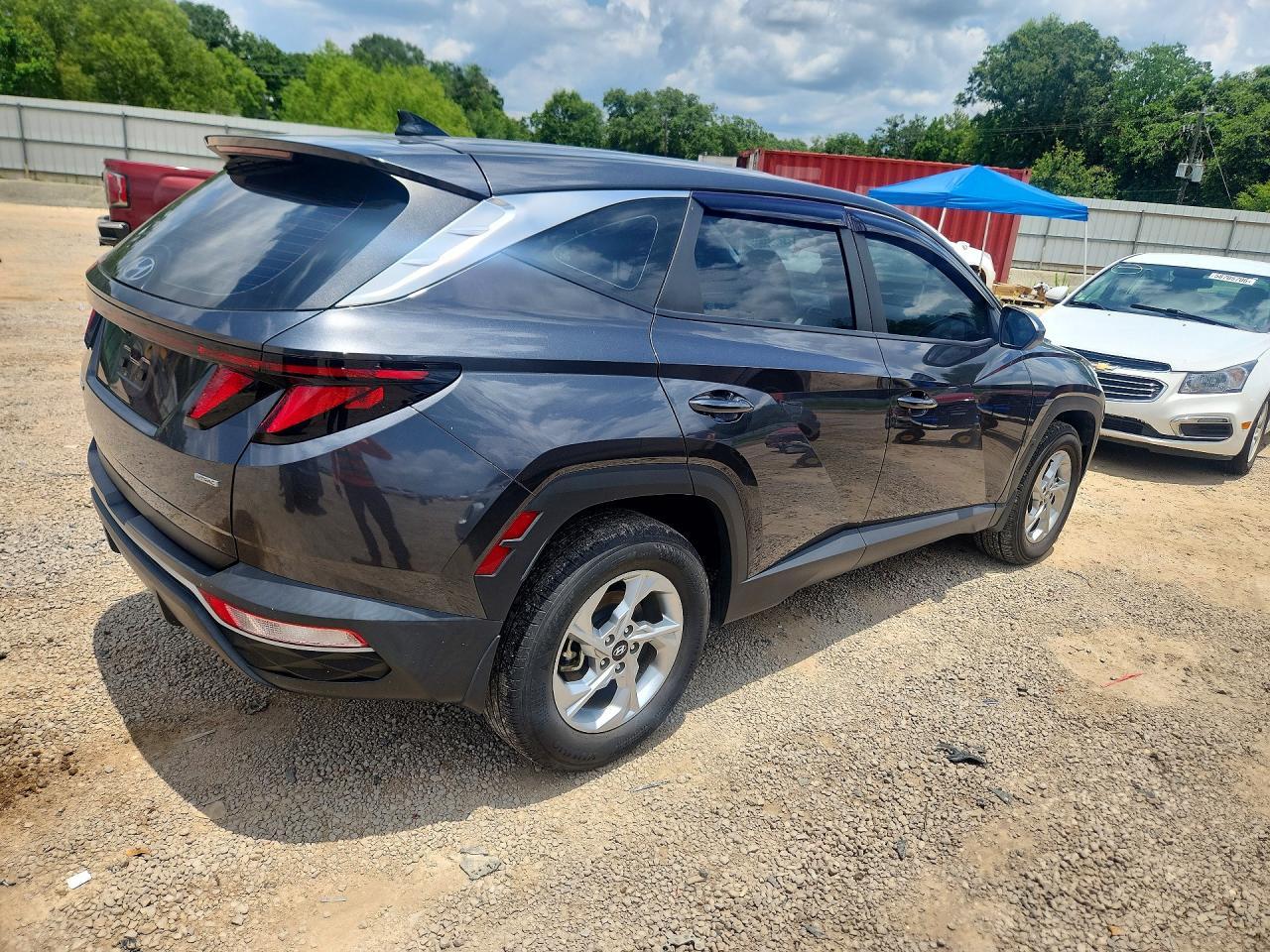 2023 Hyundai Tucson Se - Image 3