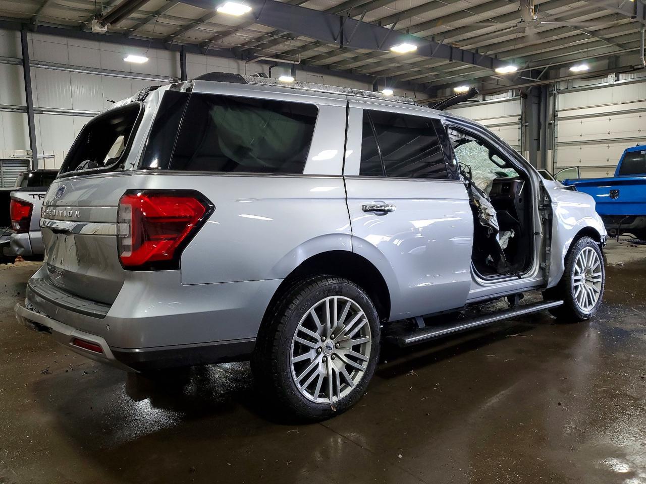 2022 Ford Expedition Limited - Image 3