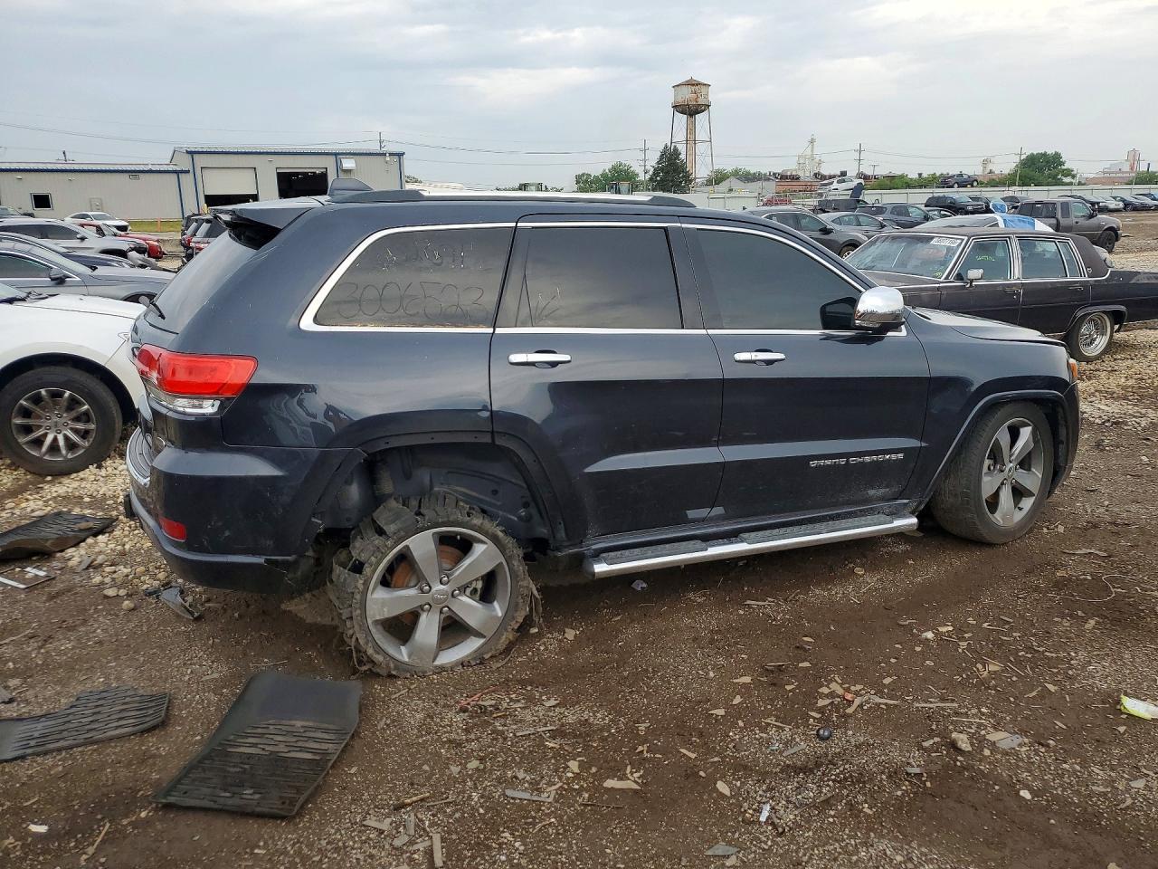 2014 Jeep Grand Cherokee Overland - Image 3