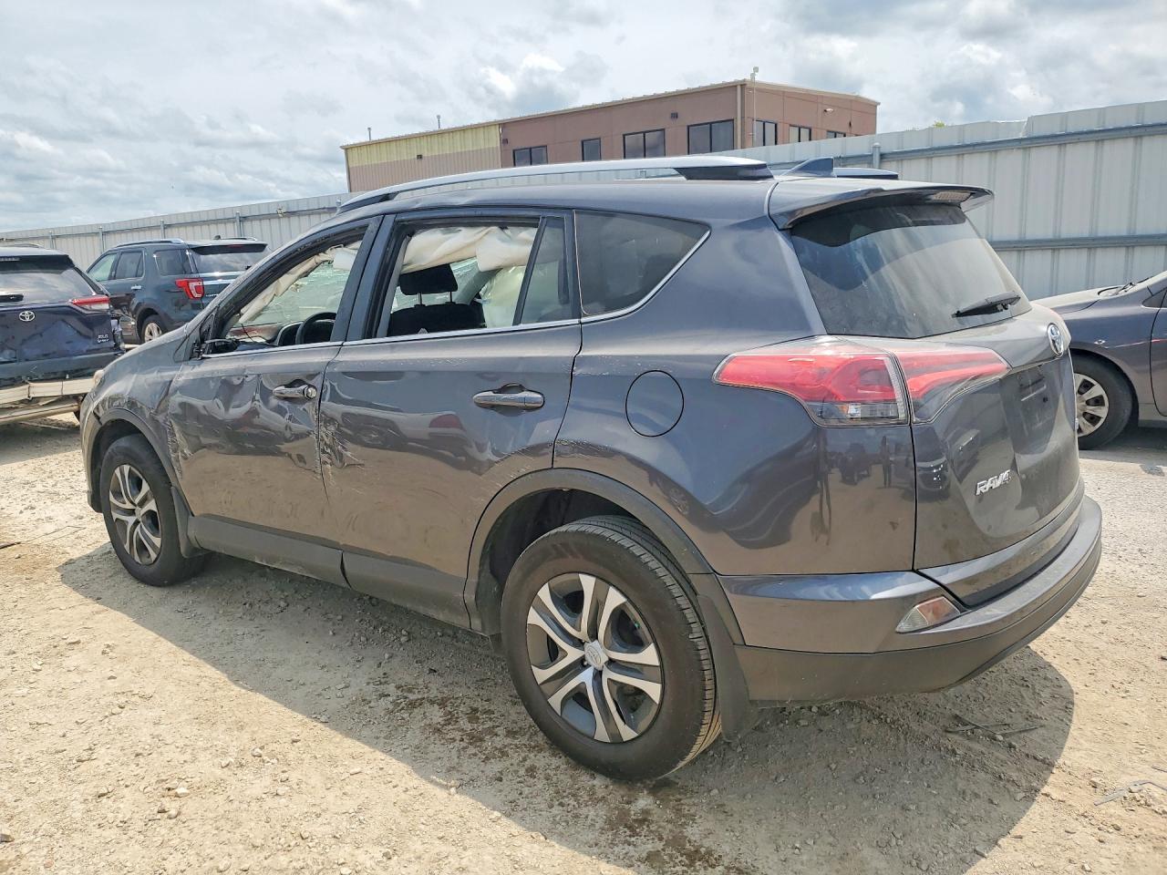 2017 Toyota Rav4 Le - Фото 2