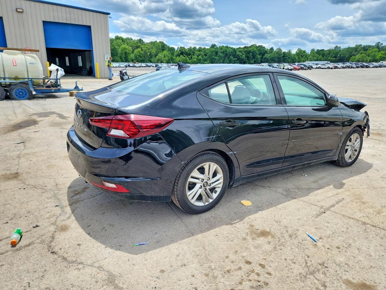 2020 Hyundai Elantra Sel - Image 3
